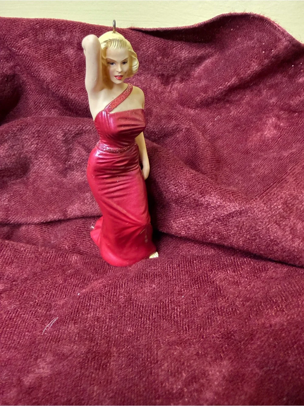 Hallmark Marilyn Monroe How to Marry a Millionaire 2014 Keepsake Ornament